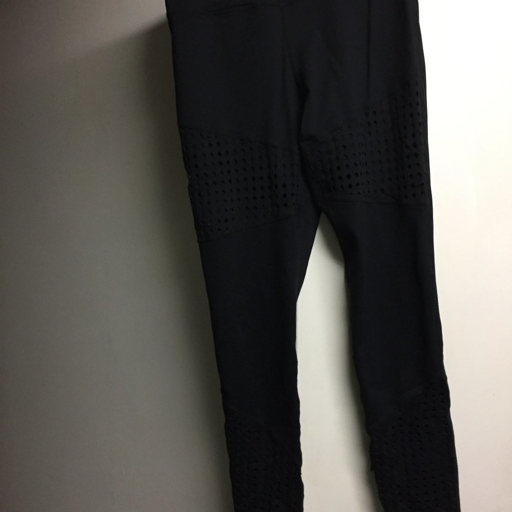 PRJON Black Leggings with small cutouts